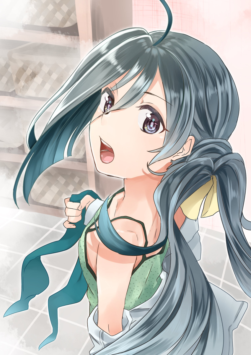 1girl absurdres ahoge alternate_costume bare_shoulders casual commentary_request contemporary eyebrows eyebrows_visible_through_hair grey_hair hair_ribbon highres kantai_collection kiyoshimo_(kantai_collection) long_hair looking_to_the_side open_mouth ribbon solo twintails very_long_hair violet_eyes yuna_(yukiyuna)