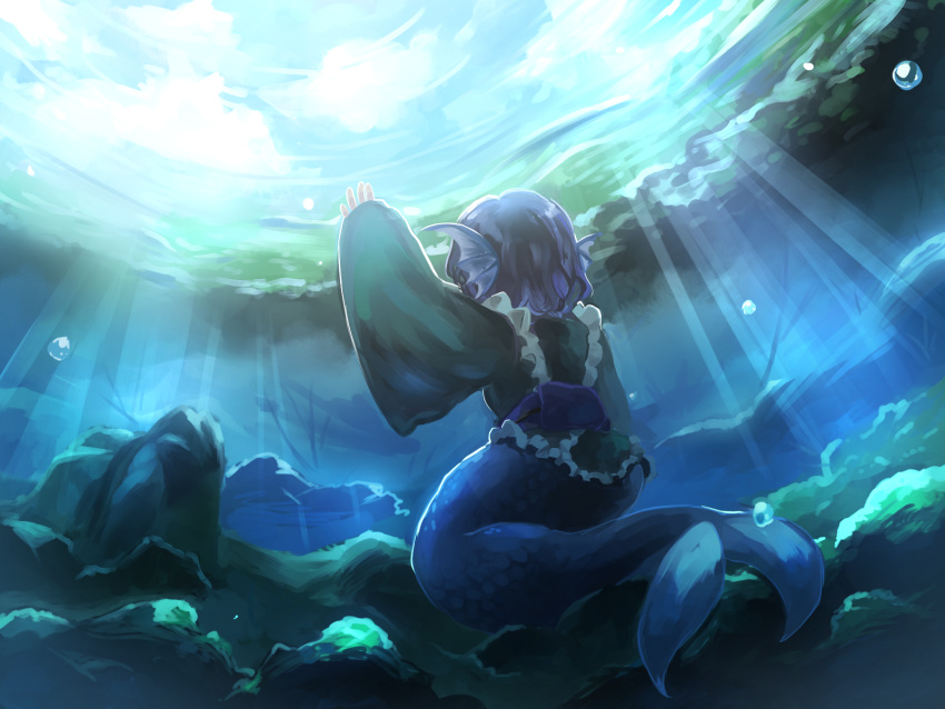 1girl arm_up blue_hair bubble from_behind head_fins highres japanese_clothes kimono long_sleeves mermaid monster_girl obi ribbon sash short_hair solo sunlight touhou umino_(anesthesia) underwater wakasagihime wide_sleeves