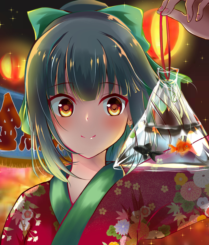 1girl amagami_(makise_tsubaki) arm_up bag bagged_fish bangs banner blunt_bangs blush bow close-up closed_mouth earrings face festival fingernails fish flower goldfish green_bow green_hair hair_bow highres holding_bag japanese_clothes jewelry kantai_collection kimono lampion lantern light pink_lips ponytail red_eyes smile solo sparkle transparent upper_body water yukata yuubari_(kantai_collection)