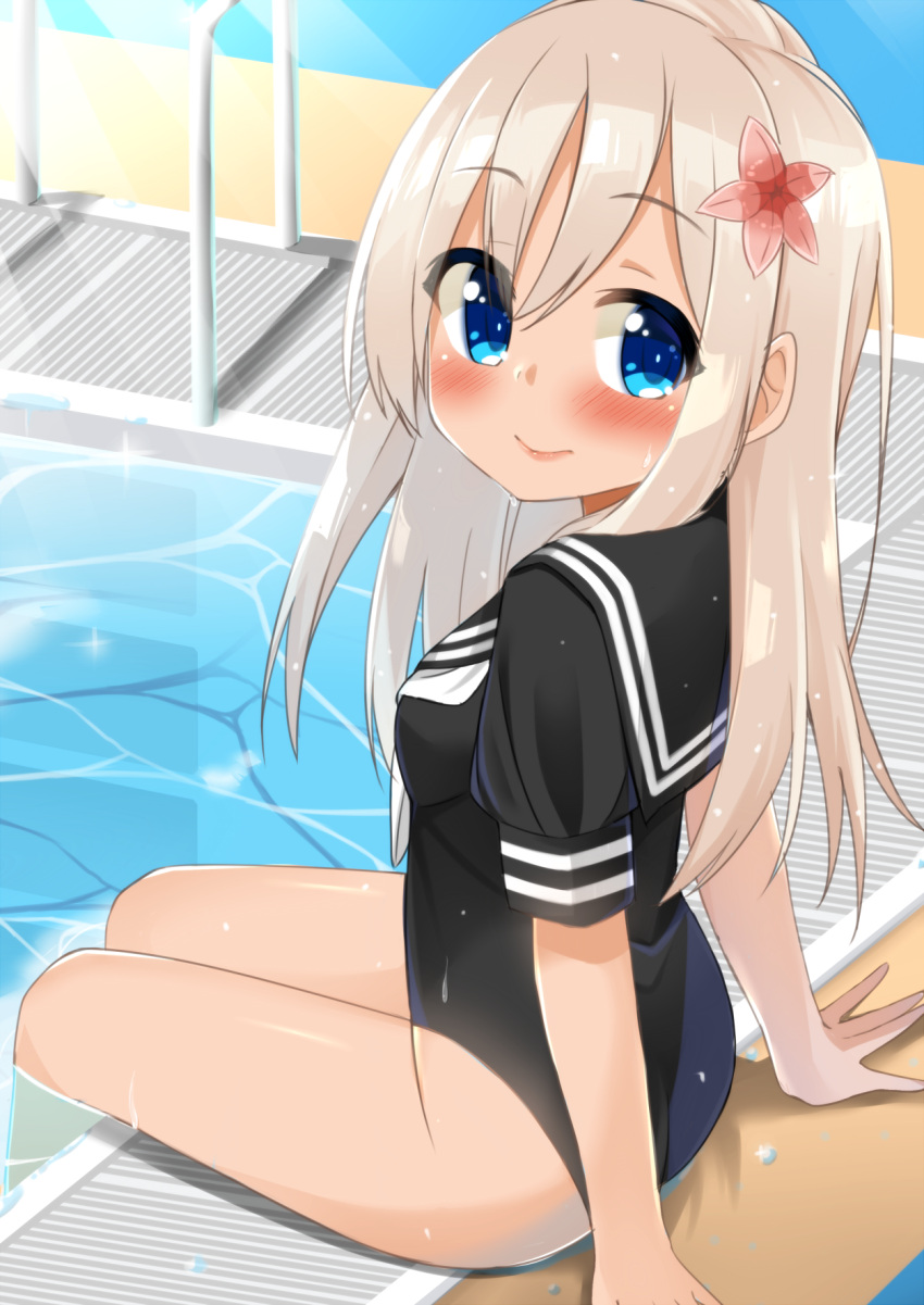 1girl adapted_costume blonde_hair blue_eyes blush cacao_(cacao0809) flower hair_flower hair_ornament highres kantai_collection nontraditional_school_swimsuit poolside ro-500_(kantai_collection) sailor_collar school_swimsuit school_uniform serafuku smile solo swimsuit wet