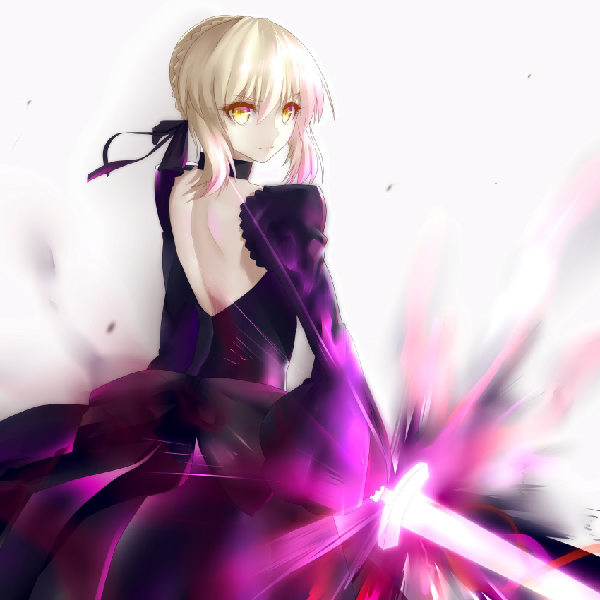 1girl absurdres choker dark_excalibur fate/grand_order fate/stay_night fate_(series) highres looking_at_viewer looking_back minarai_tenna saber saber_alter short_hair shoulder_blades solo yellow_eyes
