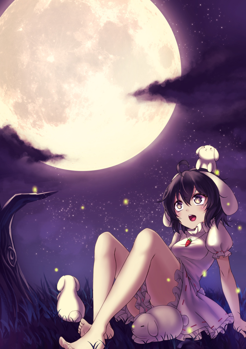 1girl absurdres ahoge animal_ears arm_support barefoot black_hair carrot_necklace clouds dress floppy_ears frilled_dress frilled_sleeves frills full_moon highres inaba_tewi knees_up koissa looking_up moon night open_mouth pink_dress puffy_short_sleeves puffy_sleeves rabbit rabbit_ears ribbon-trimmed_clothes ribbon-trimmed_dress ribbon_trim short_hair short_sleeves sitting sky star_(sky) starry_sky touhou tree yellow_eyes