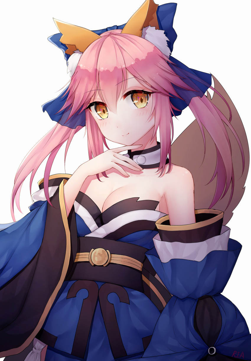 1girl absurdres animal_ears bad_id bad_pixiv_id blush bow breasts cleavage detached_sleeves fate/extra fate/grand_order fate_(series) fox_ears fox_tail hair_bow hair_ribbon highres japanese_clothes large_breasts looking_at_viewer pink_hair ribbon saikou-iro_aurora simple_background solo tail tamamo_(fate)_(all) tamamo_no_mae_(fate) white_background yellow_eyes