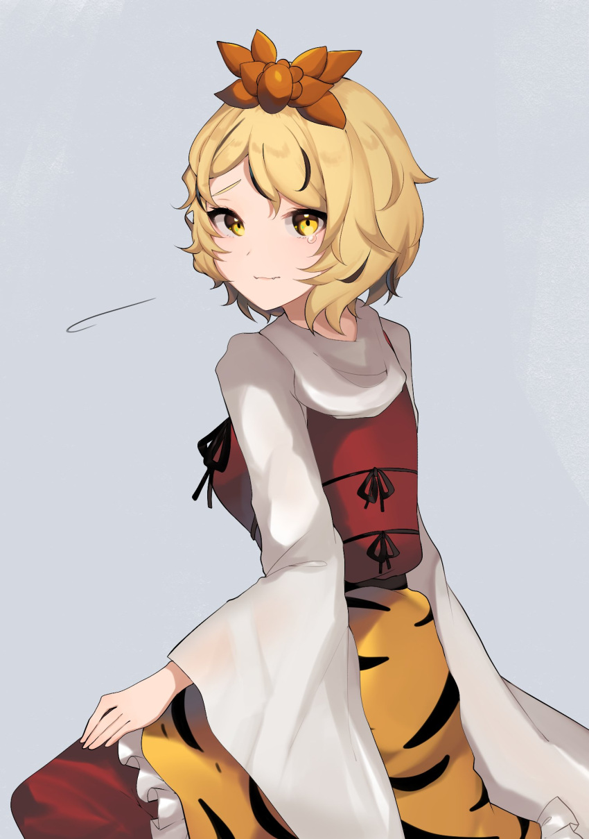 1girl blonde_hair fangs fangs_out grey_background highres light_blush looking_at_viewer looking_back majime_joe motion_lines multicolored_hair simple_background solo streaked_hair tearing_up toramaru_shou touhou wavy_mouth wide_sleeves yellow_eyes