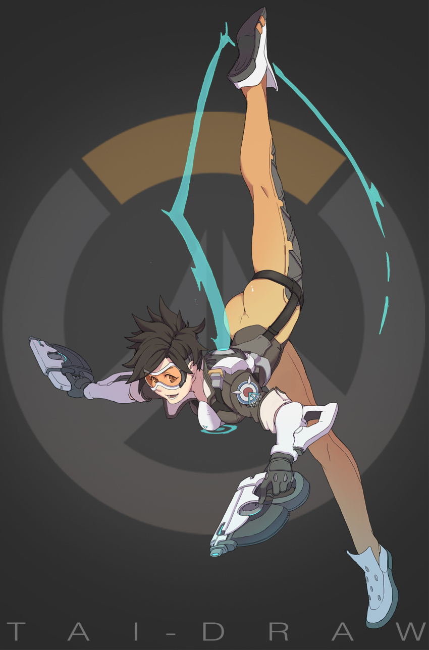 1girl ass bodysuit bomber_jacket breasts brown_eyes dual_wielding full_body gloves goggles gradient gradient_background gun handgun highres jacket looking_at_viewer one_leg_raised open_mouth overwatch pistol pose science_fiction short_hair simple_background smile solo spiky_hair standing standing_on_one_leg tai.tan.chang tracer_(overwatch) weapon