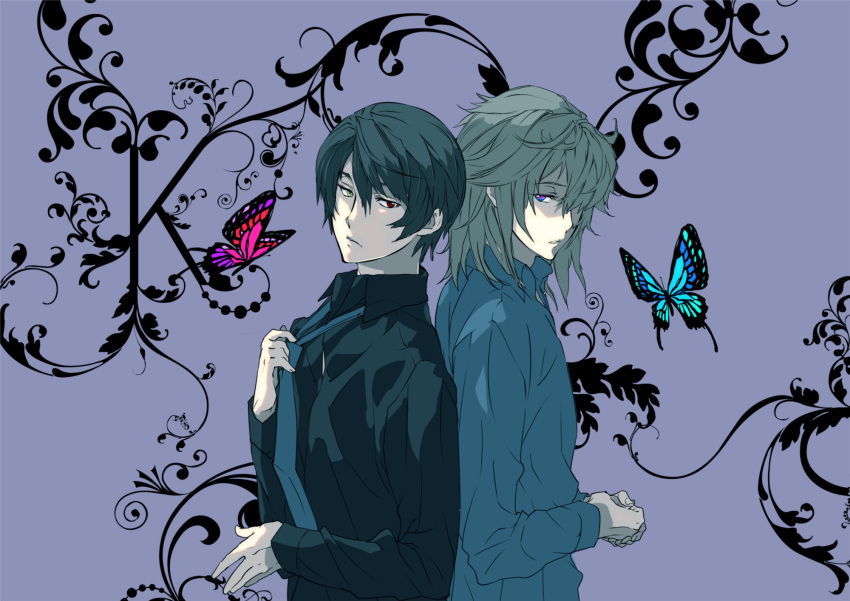 2boys back-to-back blue_necktie butterfly hands_together heterochromia highres hiyama_kiyoteru kyo_(vocaloid) magnet_(vocaloid) male_focus mouri multiple_boys necktie parted_lips purple_background red_eyes simple_background undone_necktie violet_eyes vocaloid yellow_eyes zola_project