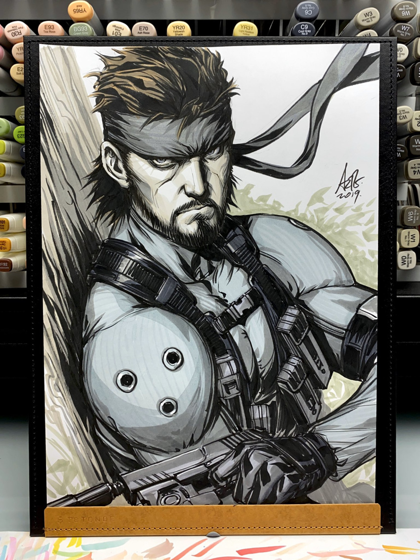 1boy 2019 bodysuit chest_harness commentary english_commentary facial_hair grey_bodysuit grey_headband gun h&k_mark_23 handgun harness headband highres holding holding_gun holding_weapon inktober looking_at_viewer male_focus marker_(medium) metal_gear_(series) metal_gear_solid photo_(medium) signature sneaking_suit solid_snake solo stanley_lau traditional_media upper_body weapon