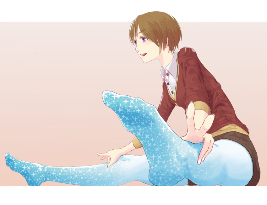 1boy 1girl blue_legwear brown_hair colored_eyelashes double_v feet from_side gradient gradient_background legs looking_to_the_side no_shoes original outside_border pantyhose pantyhose_under_shorts short_hair shorts simple_background sitting smile solo solvalou spread_legs star star_print v violet_eyes