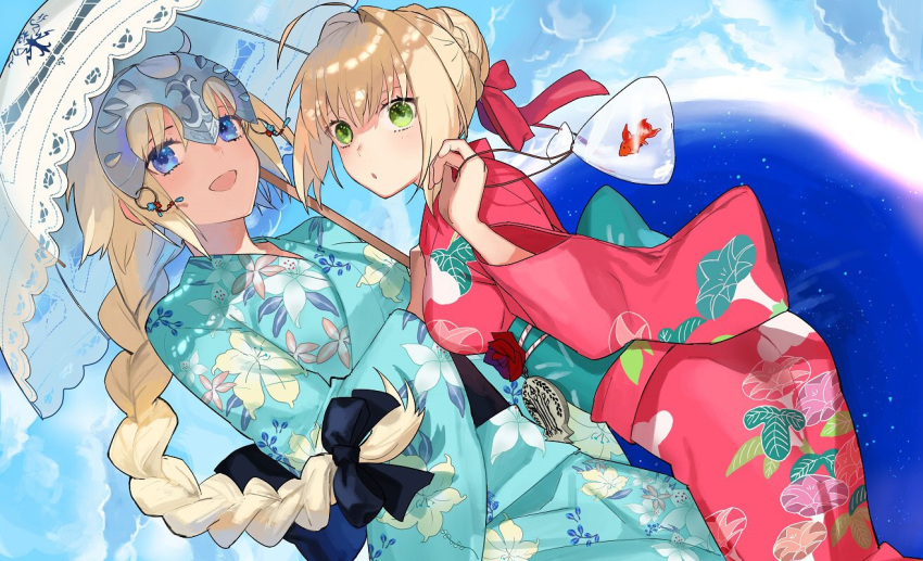 2girls ahoge bag bagged_fish bangs black_ribbon blonde_hair blue_eyes blue_kimono blue_sky braid bunko_(fumimatsu) clouds cloudy_sky dutch_angle fate/apocrypha fate/extra fate/grand_order fate_(series) fish french_braid goldfish green_eyes hair_between_eyes hair_ornament hair_ribbon headpiece holding holding_umbrella japanese_clothes kimono long_hair long_sleeves looking_at_viewer multiple_girls obi open_mouth parted_lips red_kimono red_ribbon ribbon ruler_(fate/apocrypha) saber_extra sash short_hair_with_long_locks single_braid sky smile standing star_(sky) starry_sky umbrella wide_sleeves