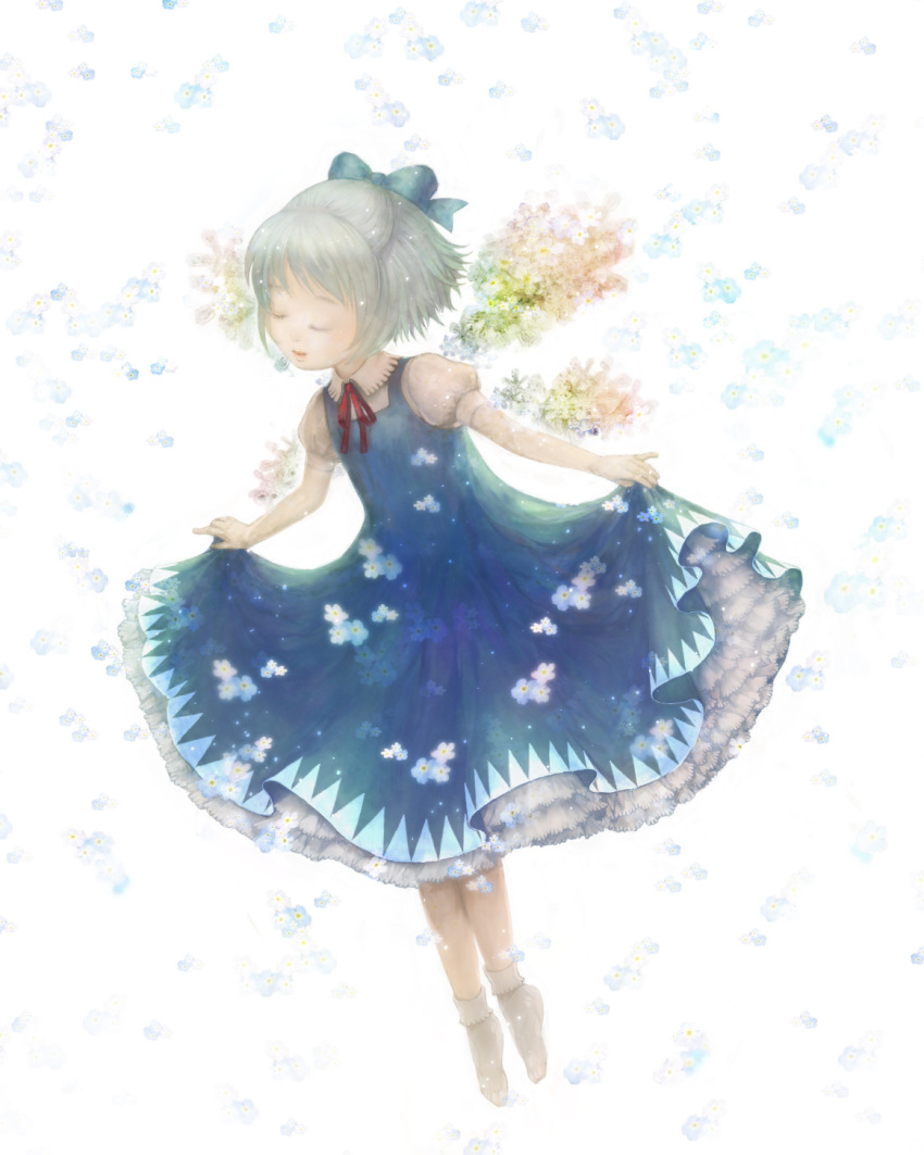 1girl alternate_wings bow cirno closed_eyes curtsey female flower footwear frills gathers highres socks solo the_embodiment_of_scarlet_devil touhou wings yuyayuyo