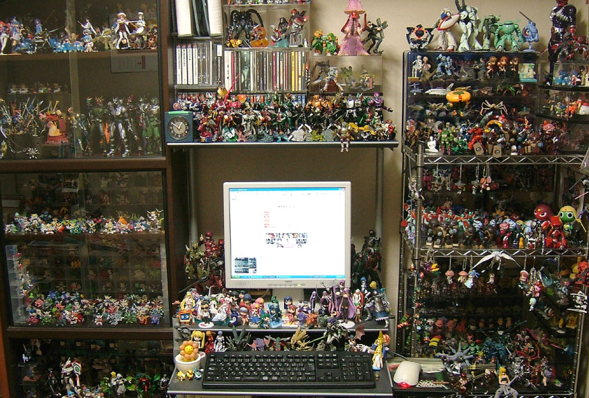 annotation_request character_request collection computer computer_keyboard computer_mouse everyone figure monitor no_humans otaku_room photo
