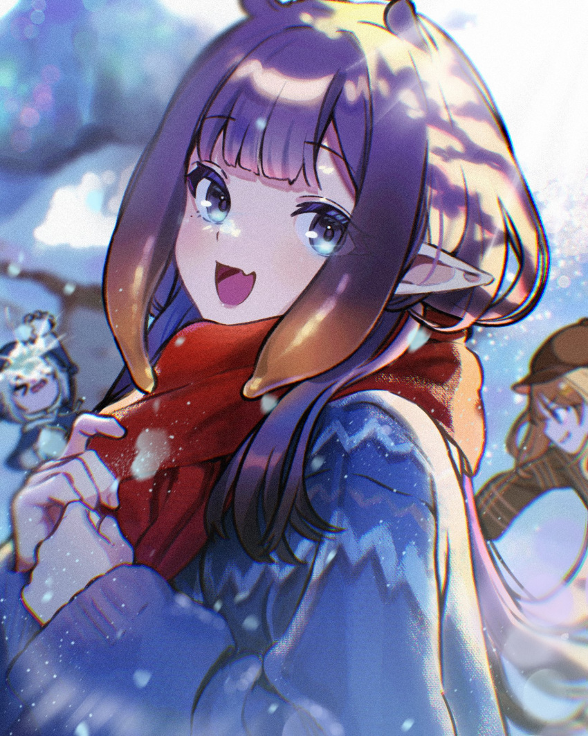&gt;_&lt; 3girls blonde_hair blue_coat blue_eyes blunt_bangs chikenora coat fang gawr_gura gradient_hair hands_up highres hololive hololive_english light_rays looking_at_viewer mole mole_under_eye multicolored_hair multiple_girls ninomae_ina'nis open_mouth orange_hair pointy_ears purple_hair red_scarf scarf short_hair skin_fang smile snow snowball snowball_fight solo_focus tentacle_hair throwing violet_eyes watson_amelia winter winter_clothes