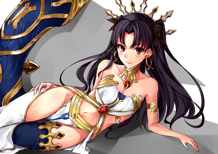 1girl bare_shoulders black_hair blush breasts cleavage crown earrings fate/grand_order fate_(series) hand_on_thigh highres ishtar_(fate/grand_order) jewelry long_hair looking_at_viewer lying navel on_side red_eyes single_thighhigh smile solo thigh-highs tohsaka_rin tonyxx50