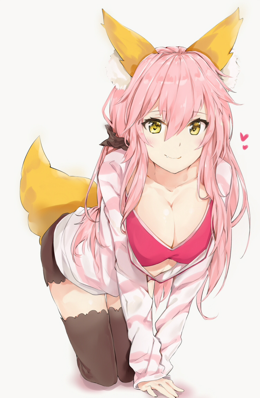1girl all_fours animal_ears black_legwear breasts cleavage collarbone fang fang_out fate/extella fate/extra fate_(series) fox_ears fox_tail hair_between_eyes heart highres long_hair looking_at_viewer medium_breasts pink_background pink_hair silver_(chenwen) simple_background smile solo tail tamamo_(fate)_(all) tamamo_no_mae_(fate) thigh-highs yellow_eyes