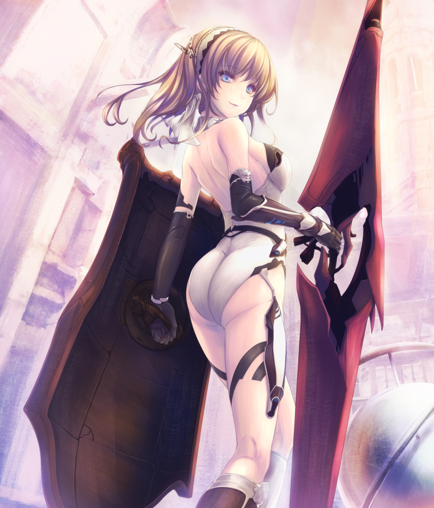 1girl ass backless_outfit bangs bare_shoulders black_gloves blonde_hair blue_eyes breasts closed_mouth cowboy_shot dual_wielding elbow_gloves eyebrows_visible_through_hair from_behind gloves hair_ribbon hairband highres kneepits leotard long_hair looking_at_viewer looking_back medium_breasts original ribbon sideboob smile solo tenmaso white_leotard white_ribbon