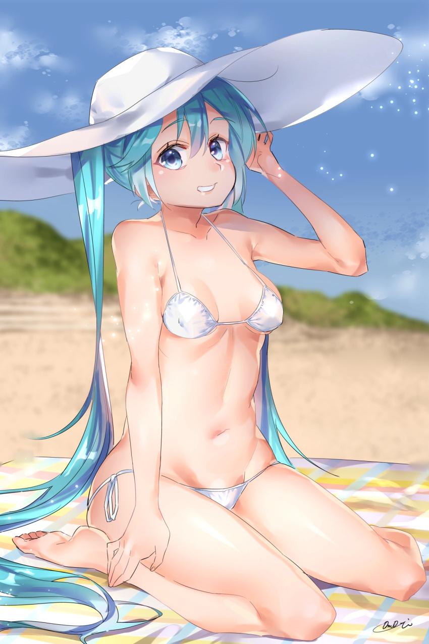 1girl aqua_hair barefoot beach bikini blue_eyes grin hat hatsune_miku highres long_hair looking_at_viewer navel seiza side-tie_bikini sitting sky smile solo sun_hat swimsuit twintails very_long_hair vocaloid white_bikini