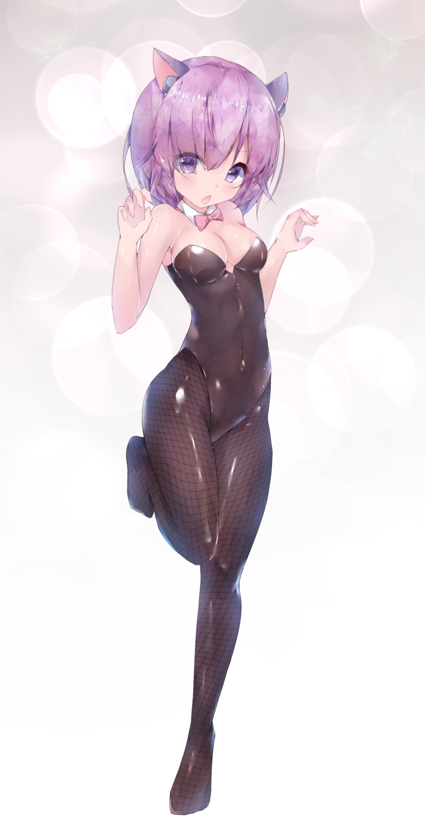 &gt;:o 1girl :o absurdres alternate_costume animal_ears bare_arms bare_shoulders black_legwear black_leotard blush bow bowtie breasts cat_ears claw_pose cleavage covered_navel detached_collar eyebrows_visible_through_hair eyes_visible_through_hair fate/grand_order fate_(series) full_body gradient gradient_background hair_over_one_eye highres kittysuit knees_together_feet_apart leg_up leotard medium_breasts open_mouth pantyhose pink_bow pink_bowtie shielder_(fate/grand_order) shiny shiny_clothes shiny_hair shiny_skin solo standing standing_on_one_leg strapless strapless_leotard twiska_(doubitian) violet_eyes
