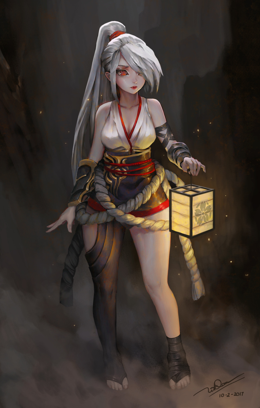 1girl 2017 absurdres arm_at_side breasts closed_mouth commentary dao_trong_le dated full_body hair_over_one_eye high_ponytail highres holding holding_lantern lantern large_breasts lips long_hair no_pupils nose original red_eyes sash signature silver_hair single_thighhigh sleeveless solo standing thigh-highs toes