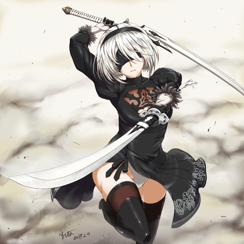 1girl arm_up black_dress black_gloves black_legwear blindfold breasts closed_mouth cowboy_shot dated dress dual_wielding gloves hairband highres holding holding_sword holding_weapon juliet_sleeves katana large_breasts leg_up leotard_under_clothes long_sleeves looking_at_viewer mole mole_under_mouth nier_(series) nier_automata nishiumi_yuuta puffy_sleeves short_hair signature silver_hair solo sword thigh-highs weapon yorha_no._2_type_b