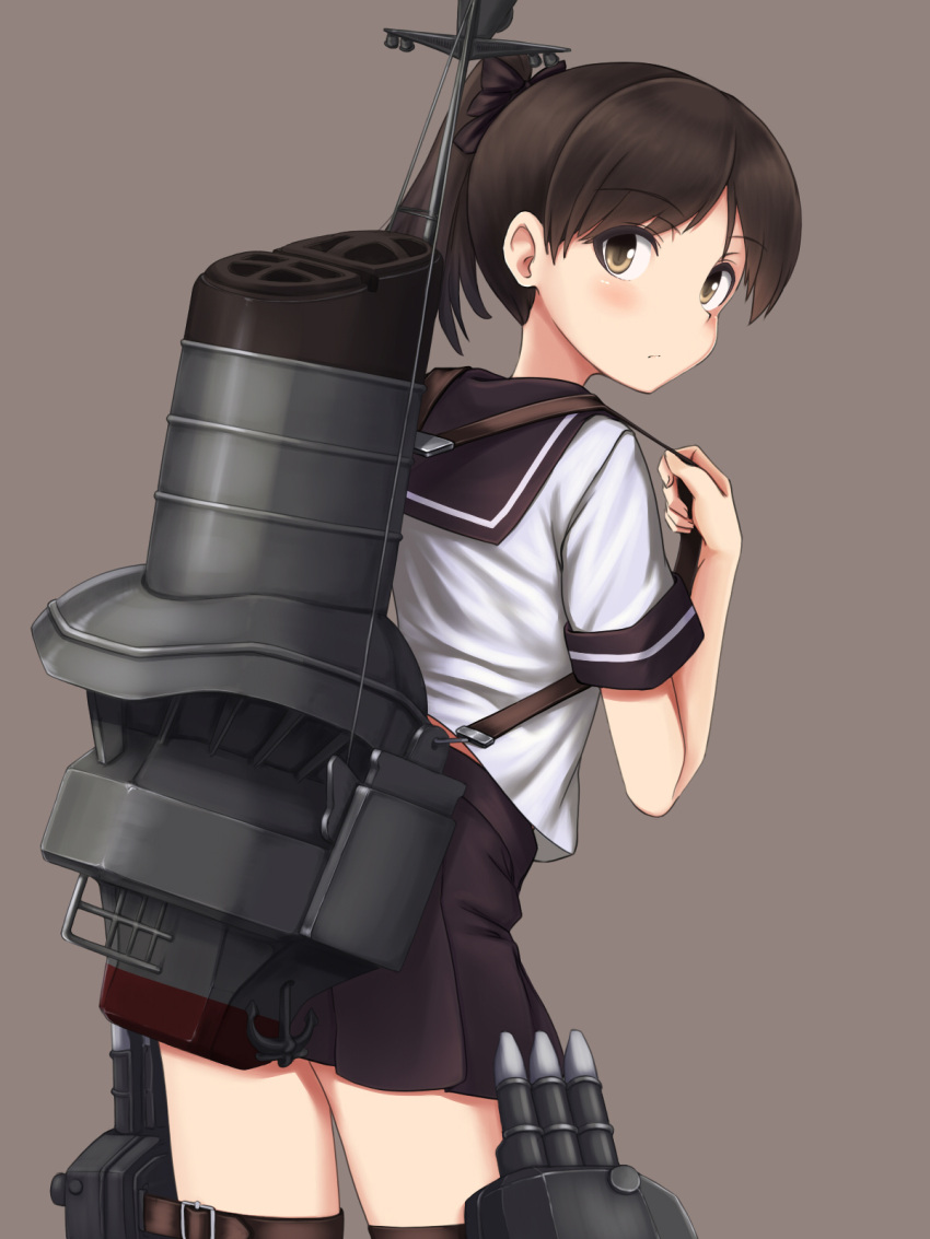 1girl a9b_(louis814) backpack bag black_bow black_skirt blouse blush bow brown_eyes brown_hair closed_mouth cowboy_shot grey_background hair_bow highres holster kantai_collection light_frown looking_at_viewer looking_back mecha_musume miniskirt pleated_skirt ponytail rigging school_uniform serafuku shikinami_(kantai_collection) short_hair short_sleeves simple_background skirt smokestack solo standing thigh_holster white_blouse