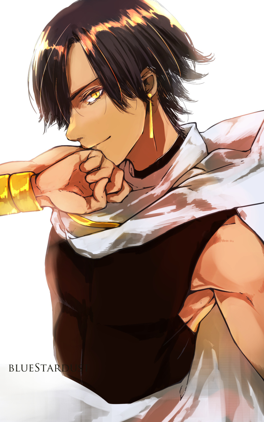 1boy armlet artist_name brown_hair cape closed_mouth dark_skin dark_skinned_male earrings fate/prototype fate/prototype:_fragments_of_blue_and_silver fate_(series) hand_on_own_chin highres jewelry kojima_(blue_stardust) looking_at_viewer male_focus rider_(fate/prototype_fragments) simple_background solo upper_body white_background white_cape yellow_eyes