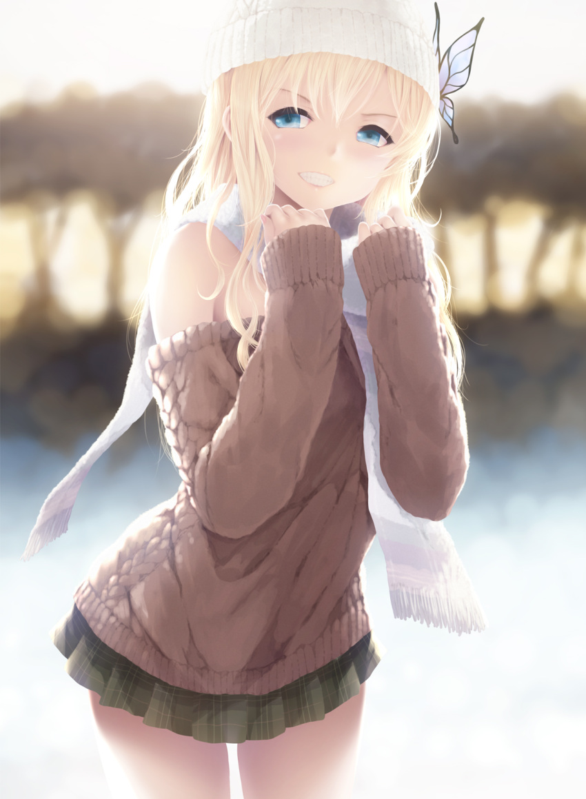 1girl beanie blonde_hair blue_eyes boku_wa_tomodachi_ga_sukunai butterfly butterfly_hair_ornament cait grin hair_ornament hat highres kashiwazaki_sena long_hair long_sleeves looking_at_viewer off-shoulder_sweater outdoors plaid plaid_skirt scarf skirt smile solo sweater teeth