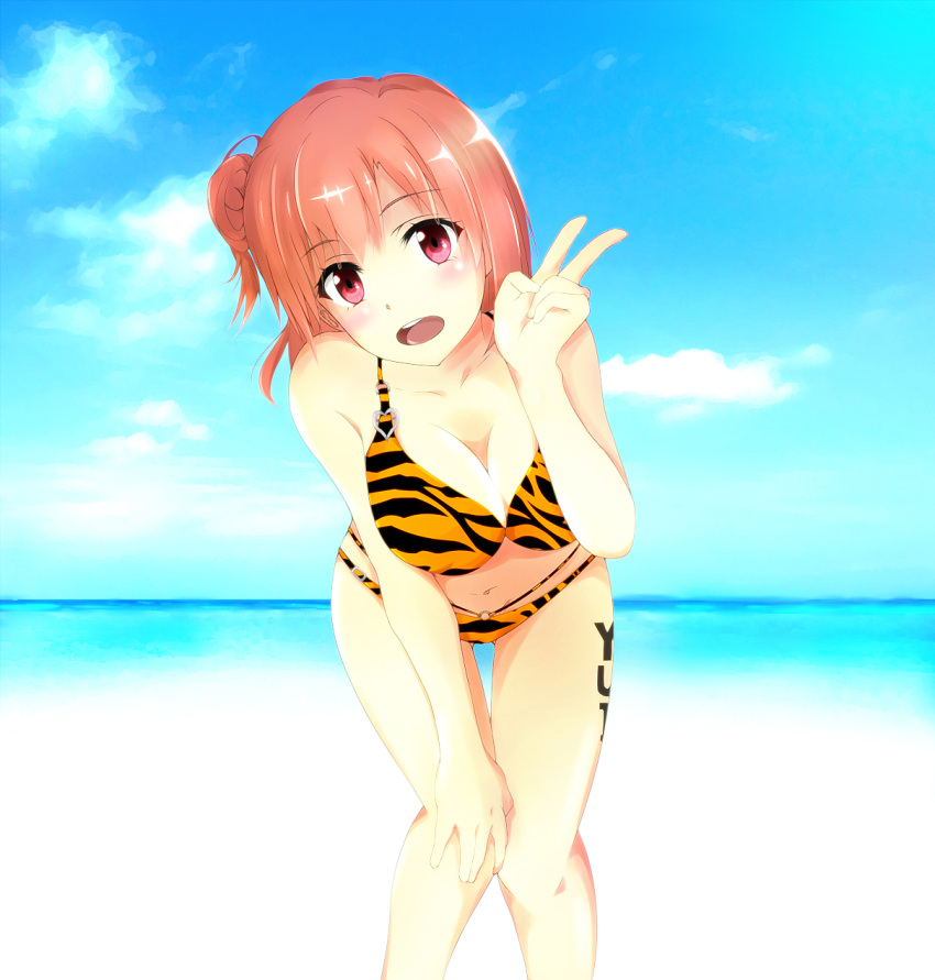 1girl avan_kaiser beach bikini blue_sky blush breasts character_name cleavage clouds gluteal_fold hand_on_own_knee highres knees_together_feet_apart large_breasts leaning_forward navel ocean open_mouth orange_hair red_eyes short_hair side_ponytail sky solo swimsuit teeth tiger_stripes v yahari_ore_no_seishun_lovecome_wa_machigatteiru. yuigahama_yui