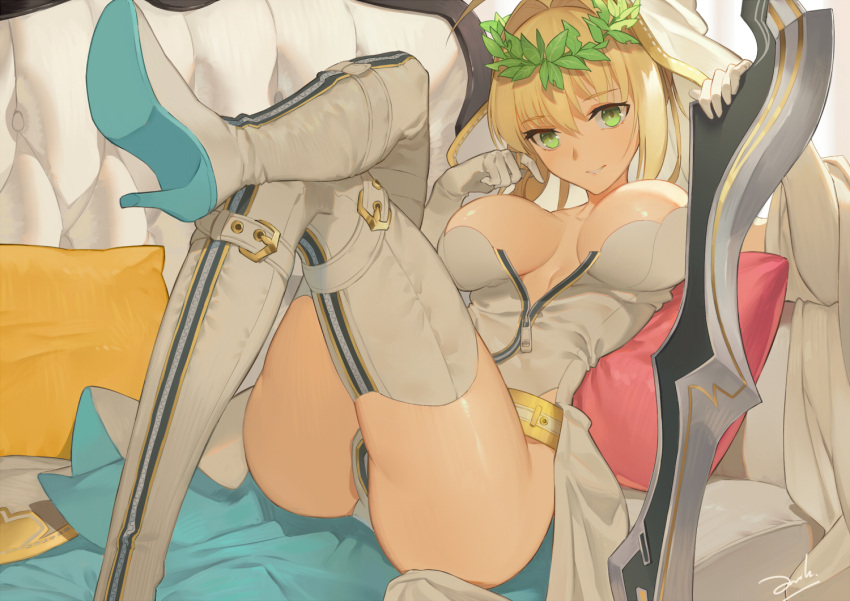 1girl ass belt bianyuanqishi blonde_hair breasts elbow_gloves fate/extra fate/extra_ccc fate_(series) gloves green_eyes large_breasts laurel_crown looking_at_viewer saber_bride saber_extra sitting smile solo sword thigh-highs weapon white_gloves white_legwear