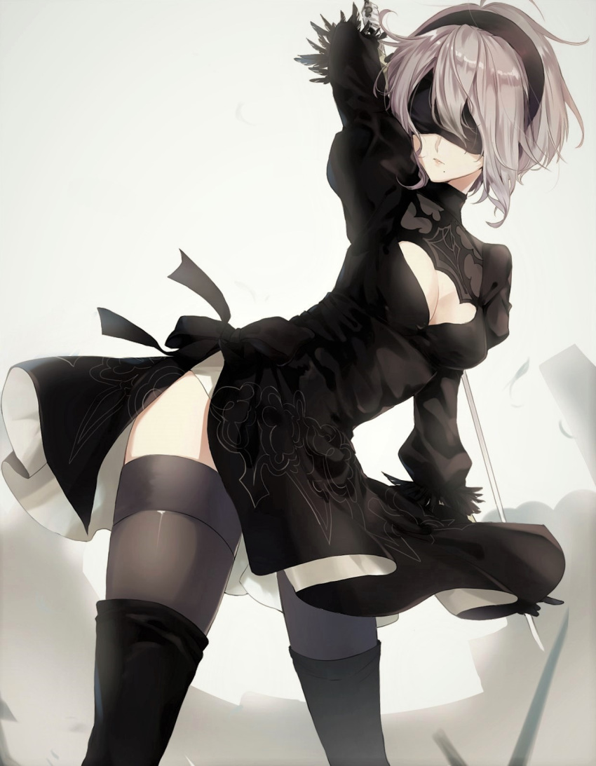 1girl arm_up bangs black_boots black_dress black_legwear blindfold boots breasts cleavage closed_mouth dress grey_hair hairband highres holding holding_sword holding_weapon jne juliet_sleeves legs_apart long_sleeves medium_breasts mole mole_under_mouth nier_(series) nier_automata parted_lips puffy_sleeves short_dress side_slit silver_hair solo sword thigh-highs thigh_boots weapon yorha_no._2_type_b