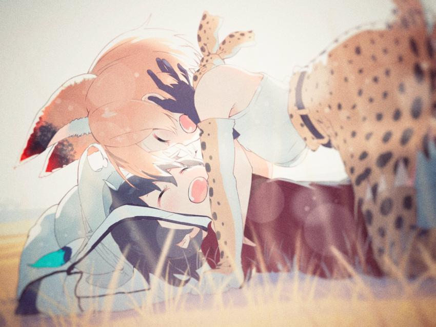 2girls all_fours animal_ears blurry bucket_hat commentary depth_of_field elbow_gloves fur_collar gloves grass hat highres kaban kemono_friends laughing lying mizu_asato multiple_girls on_back serval_(kemono_friends) serval_ears serval_print serval_tail tail