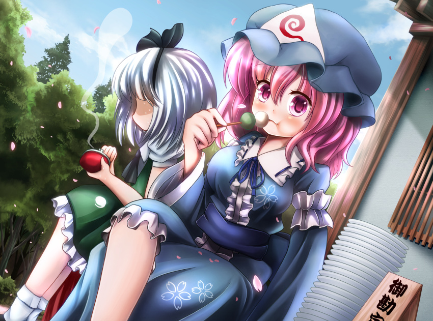 2girls blue_ribbon blush breasts eating eyebrows_visible_through_hair food headband highres large_breasts long_sleeves looking_at_viewer looking_away multiple_girls pink_eyes pink_hair ribbon short_hair short_sleeves silver_hair t.m_(aqua6233) takoyaki translation_request