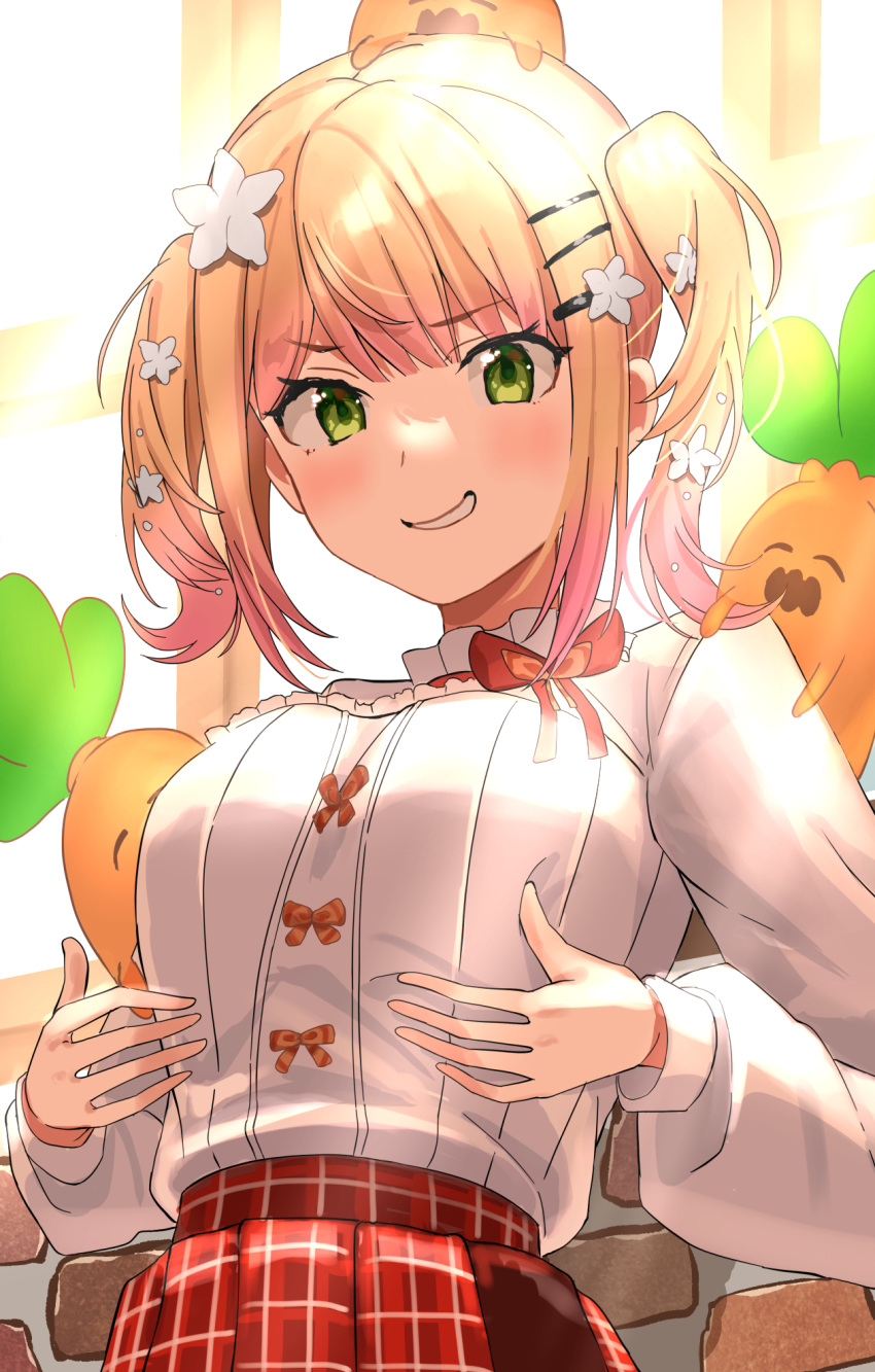 1girl blonde_hair blush breasts commentary eyebrows_visible_through_hair flower gradient_hair green_eyes hair_flower hair_ornament hairclip hand_on_own_chest highres hololive light_rays long_sleeves looking_at_viewer medium_breasts medium_hair momosuzu_nene multicolored_hair neck_ribbon nekko_(momosuzu_nene) official_alternate_costume pink_hair plaid plaid_skirt pleated_skirt red_neckwear red_skirt ribbon shirt shirt_tucked_in skirt smirk smug solo sunlight twintails two-tone_hair upper_body uuroncha virtual_youtuber white_shirt window