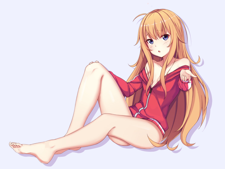 1girl bare_shoulders barefoot blonde_hair blue_background blush breasts collarbone eyebrows_visible_through_hair feet from_side full_body gabriel_dropout hand_on_own_knee head_tilt huan_(hao7551789) jacket long_hair looking_at_viewer messy_hair open_mouth red_jacket silhouette simple_background sitting small_breasts solo tenma_gabriel_white toes track_jacket very_long_hair violet_eyes