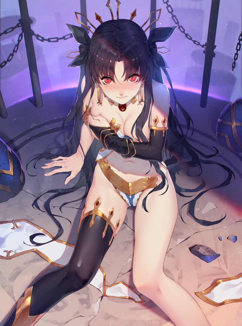 1girl absurdres angry asymmetrical_legwear bare_shoulders black_hair blush breasts cleavage covering covering_breasts daye_bie_qia_lian earrings elbow_gloves fate/grand_order fate_(series) gloves highres ishtar_(fate/grand_order) jewelry long_hair looking_at_viewer medium_breasts navel pelvic_curtain red_eyes single_elbow_glove single_thighhigh sitting solo thigh-highs tohsaka_rin torn_clothes