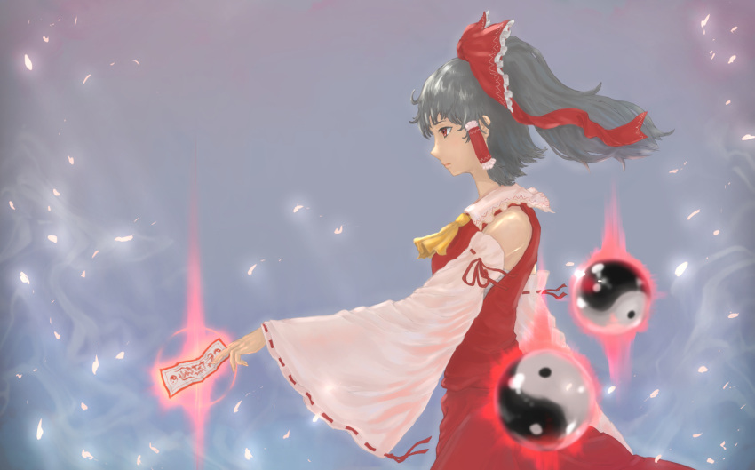 1girl ascot bare_shoulders black_hair blurry bow breasts cowboy_shot depth_of_field detached_sleeves expressionless hair_bow hair_tubes hakurei_reimu highres nontraditional_miko ofuda petals ponytail profile red_eyes sarashi short_hair solo touhou wide_sleeves wind xia_oekaki yin_yang_orb