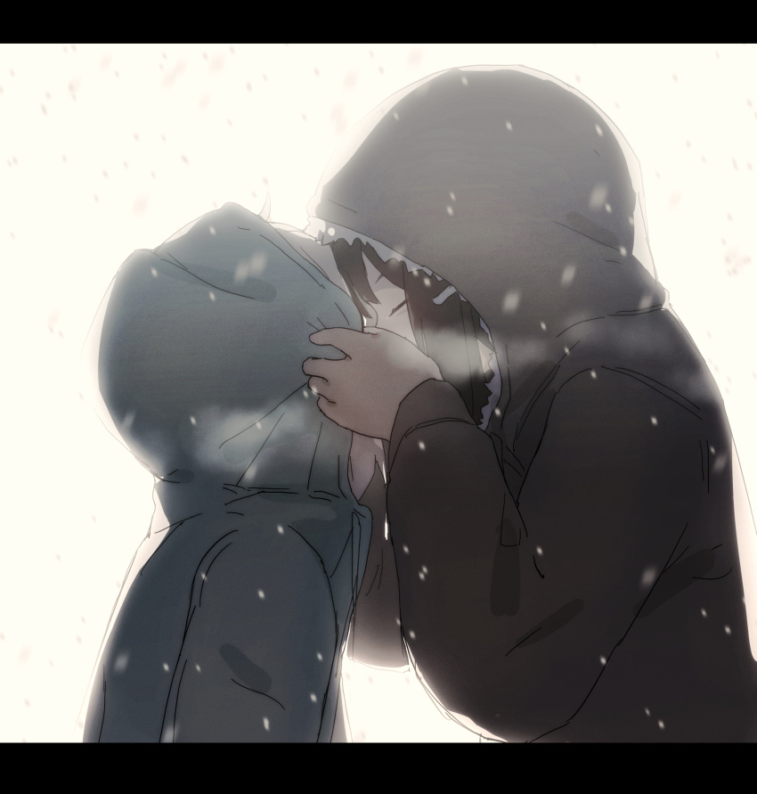 2girls black_hair closed_eyes commentary_request hidden_face highres hood hooded_jacket jacket kiss multiple_girls original outdoors roisa simple_background snowing winter winter_clothes yuri