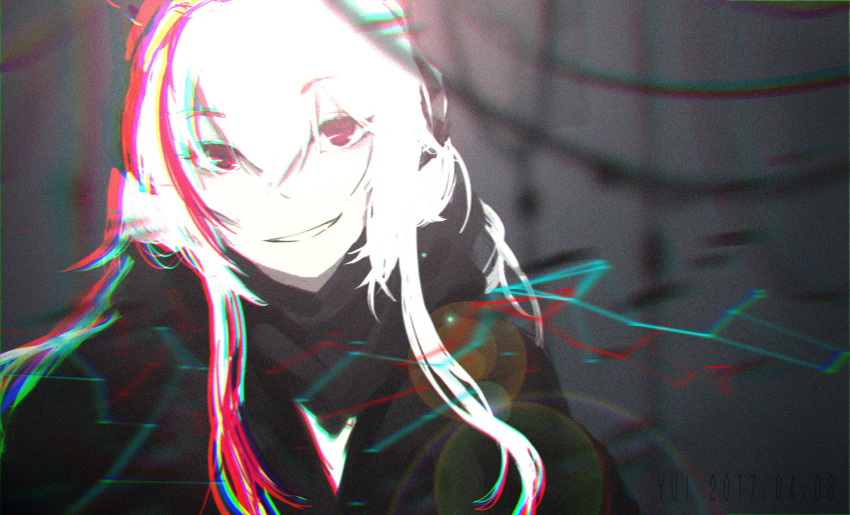1girl absurdres bangs chromatic_aberration eyebrows_visible_through_hair girls_frontline grin hair_between_eyes highres lens_flare long_hair looking_at_viewer m4_sopmod_ii_(girls_frontline) parted_lips red_eyes sidelocks smile solo upper_body white_hair yui_(92935941)