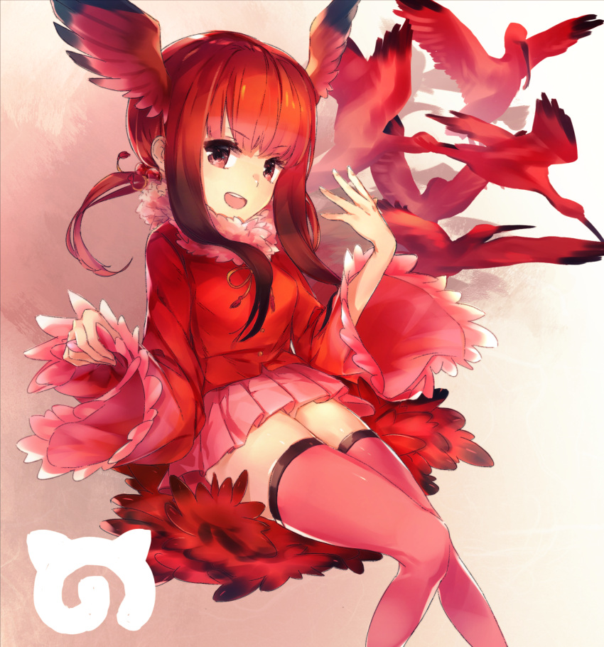 &gt;:d 1girl :d bird black_hair eyebrows_visible_through_hair fur_collar head_wings highres japari_symbol kemono_friends long_hair long_sleeves looking_at_viewer miniskirt multicolored_hair open_mouth partial_commentary pink_legwear pleated_skirt red_eyes redhead scarlet_ibis_(kemono_friends) skirt smile solo thigh-highs ven_(ven_neojio) wide_sleeves zettai_ryouiki