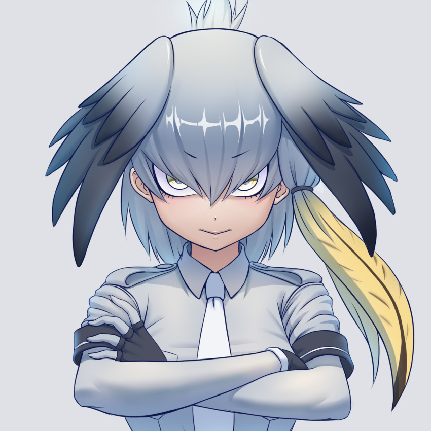 1girl :&gt; bangs black_gloves bodystocking crossed_arms fingerless_gloves gloves grey_background grey_hair grey_shirt hair_between_eyes head_wings highres kemono_friends looking_at_viewer necktie shirt shoebill_(kemono_friends) side_ponytail simple_background sion_(sion9117ys) solo upper_body white_necktie yellow_eyes