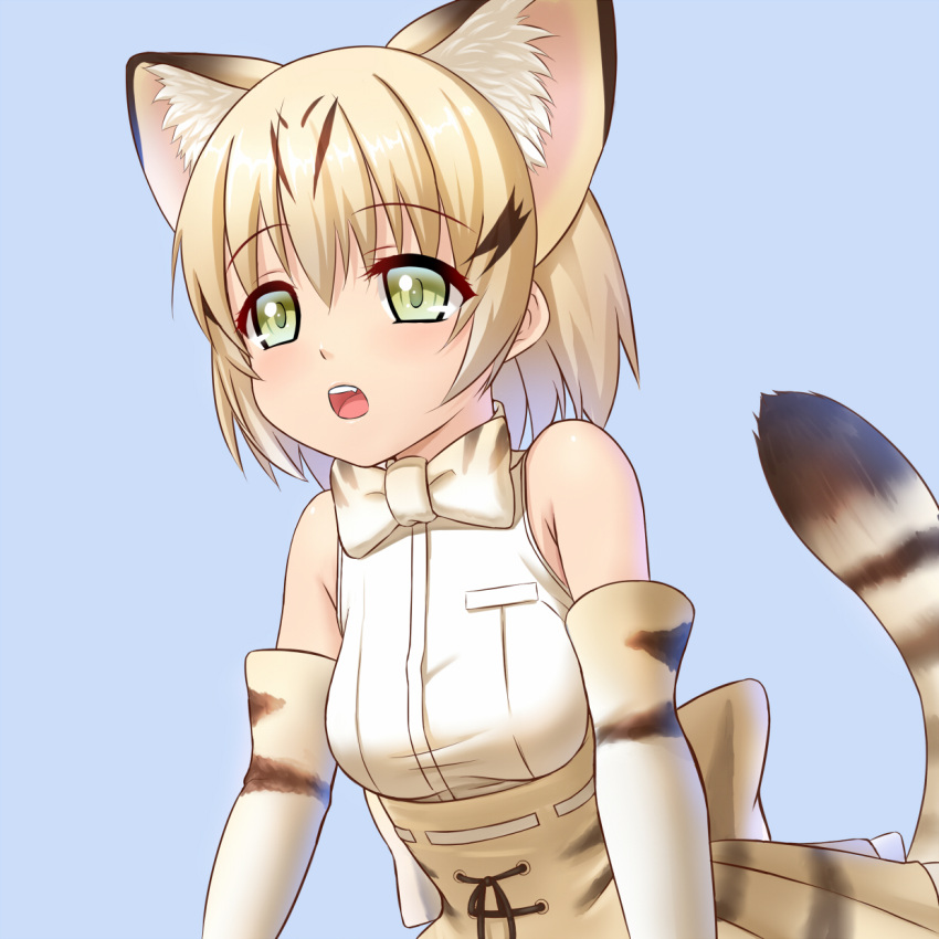 1girl animal_ears animal_print bare_shoulders blonde_hair blue_background bow bowtie cat_ears cat_tail elbow_gloves eyes_visible_through_hair fang gloves green_eyes high-waist_skirt highres kemono_friends open_mouth print_gloves print_skirt sand_cat_(kemono_friends) shirt short_hair simple_background sion_(sion9117ys) skirt sleeveless sleeveless_shirt solo striped_tail tail upper_body