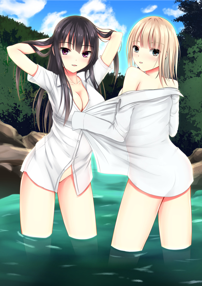 2girls arms_up ass black_hair blonde_hair breasts cleavage clouds cloudy_sky collarbone dress_shirt eyebrows_visible_through_hair green_eyes groin hand_in_hair highres kurokami_(kurokaminohito) large_breasts multiple_girls open_clothes open_shirt original parted_lips see-through shirt short_sleeves sideboob sky standing violet_eyes wading white_shirt
