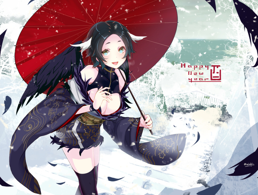 1girl :d bangs bird_wings black_feathers black_hair black_legwear black_wings blush breasts cleavage cowboy_shot furisode green_eyes happy_new_year japanese_clothes kimono large_breasts long_sleeves looking_at_viewer nengajou new_year obi off_shoulder open_mouth oriental_umbrella original outdoors parted_bangs sakuhiko sash short_hair short_kimono smile snowing solo thigh-highs translated umbrella wide_sleeves wings year_of_the_rooster