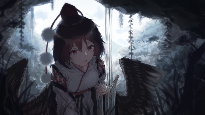 1girl black_hair black_wings chun_lanlanlan commentary_request detached_sleeves feathers hat highres kourindou_tengu_costume leaning_forward outdoors pom_pom_(clothes) red_eyes shameimaru_aya short_hair solo tokin_hat touhou upper_body water wings