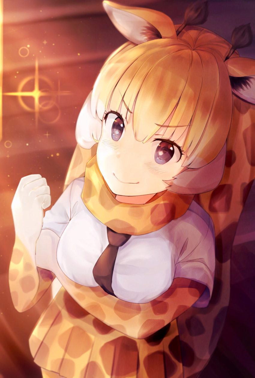 1girl absurdres ancolatte_(onikuanco) black_necktie blonde_hair blush breasts elbow_gloves giraffe_ears gloves highres kemono_friends looking_at_viewer medium_breasts multicolored_hair necktie orange_gloves orange_skirt reticulated_giraffe_(kemono_friends) short_hair skirt smile solo sparkle two-tone_hair white_hair