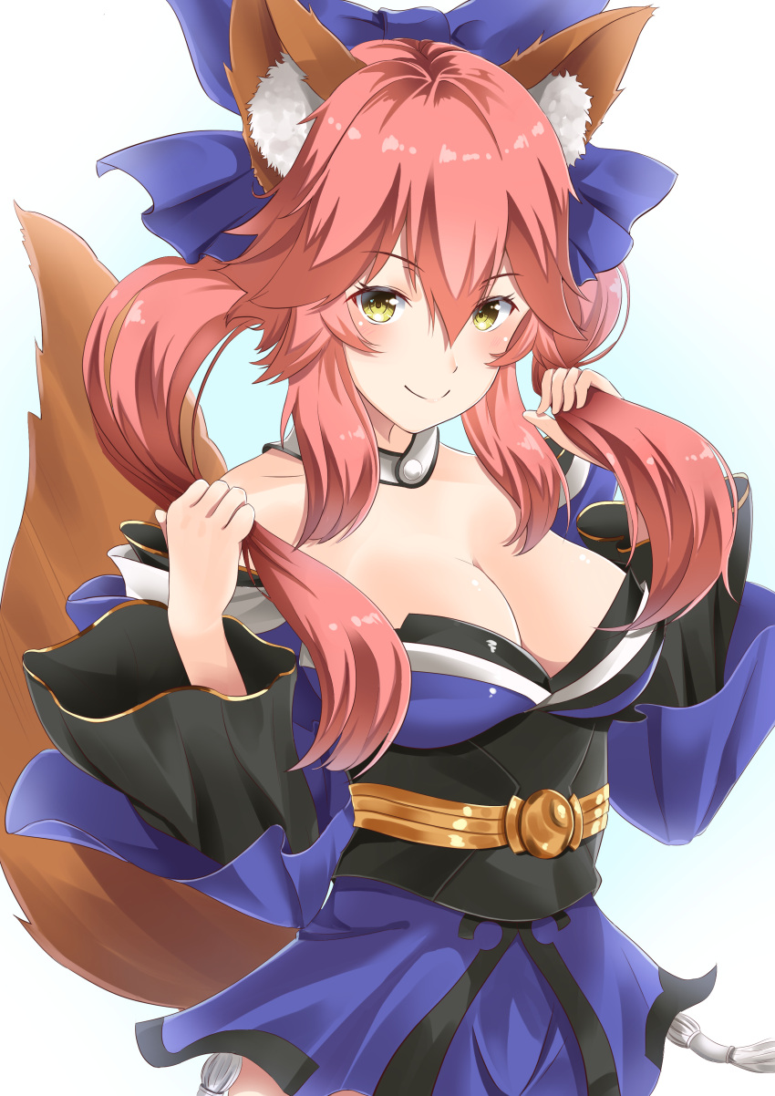 1girl absurdres animal_ears bad_id bad_pixiv_id blue_bow blush bow breasts cleavage closed_mouth eyebrows_visible_through_hair fate/grand_order fate_(series) fox_ears fox_tail furan_(pixiv20237436) hair_bow highres large_breasts looking_at_viewer off_shoulder pink_hair smile tail tamamo_(fate)_(all) tamamo_no_mae_(fate) twintails yellow_eyes