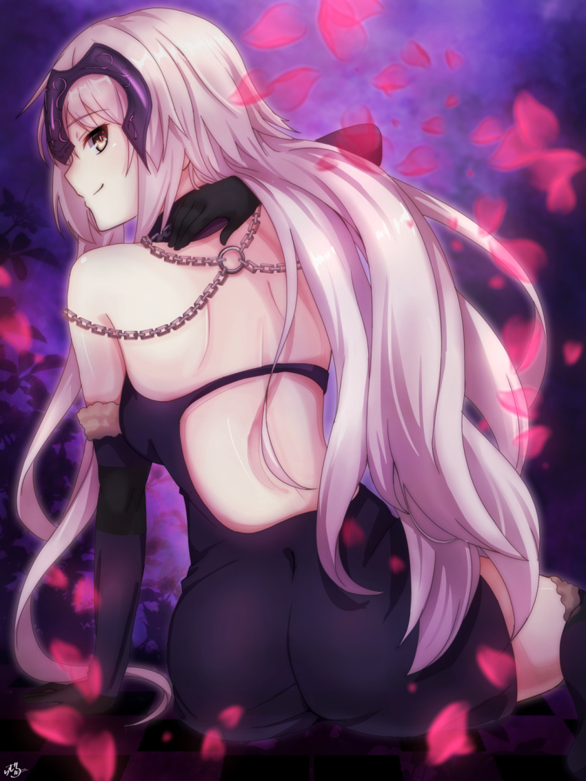 1girl ass bangs bare_back bare_shoulders black_dress black_gloves black_legwear breasts chains closed_mouth dress elbow_gloves fate/grand_order fate_(series) from_behind gloves headpiece highres jeanne_alter long_hair looking_at_viewer looking_back profile ramchi ruler_(fate/apocrypha) silver_hair sitting small_breasts smile solo thigh-highs very_long_hair yellow_eyes