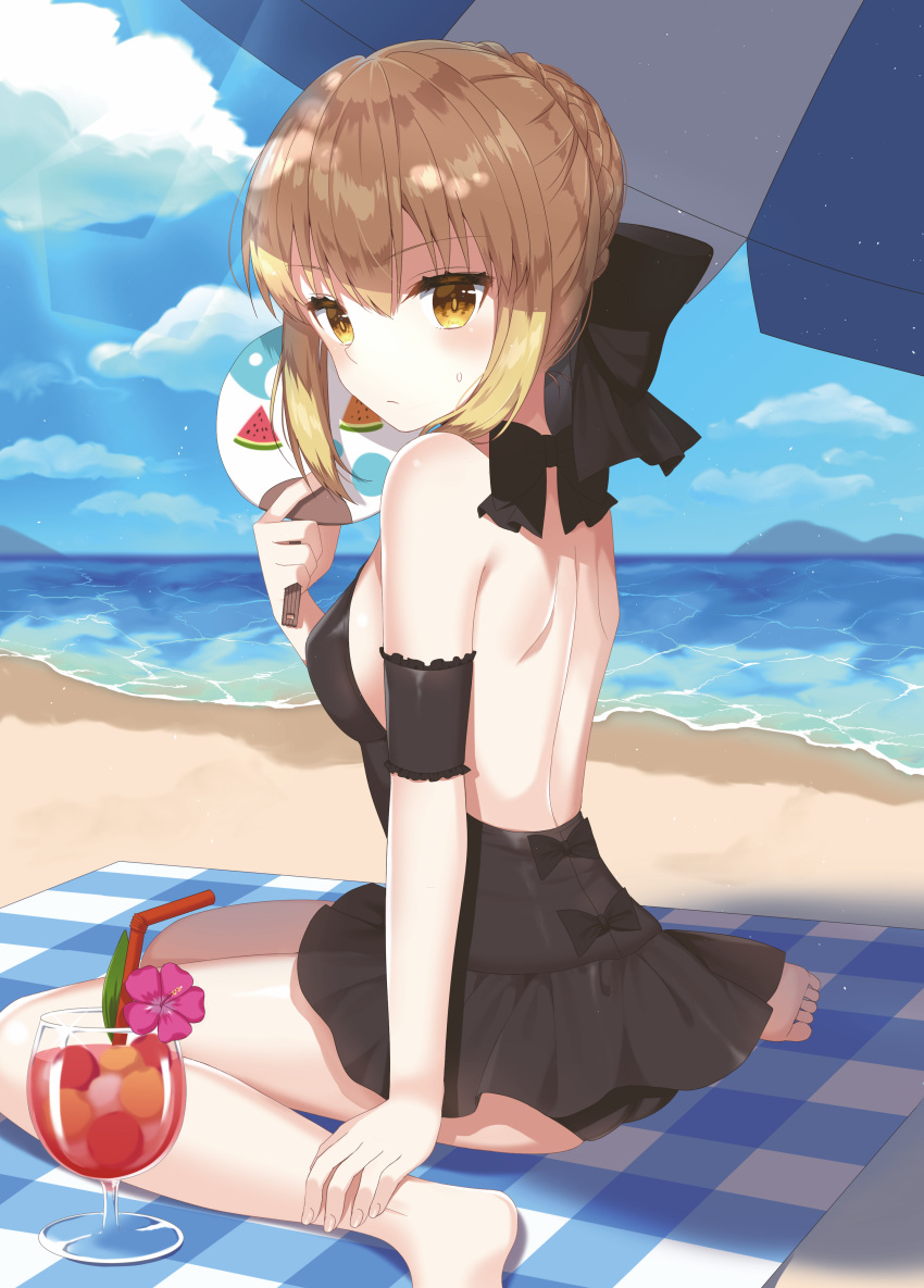 1girl absurdres artoria_pendragon_(all) bare_back barefoot beach blonde_hair braid breasts drink fan fate/grand_order fate_(series) french_braid gothic_lolita highres izumo_neru lolita_fashion looking_to_the_side mat medium_breasts paper_fan saber_alter shade shore sitting solo uchiwa umbrella wariza yellow_eyes