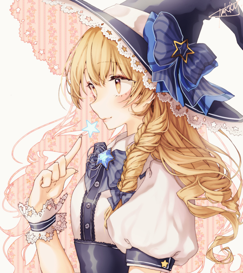 1girl bangs blush bow bowtie braid brooch closed_mouth dress_shirt frills from_side hair_bow hat hat_bow highres jewelry kirisame_marisa long_hair looking_away mokokiyo_(asaddr) profile puffy_short_sleeves puffy_sleeves shirt short_sleeves side_braid smile solo touhou upper_body white_shir witch_hat wrist_cuffs yellow_eyes