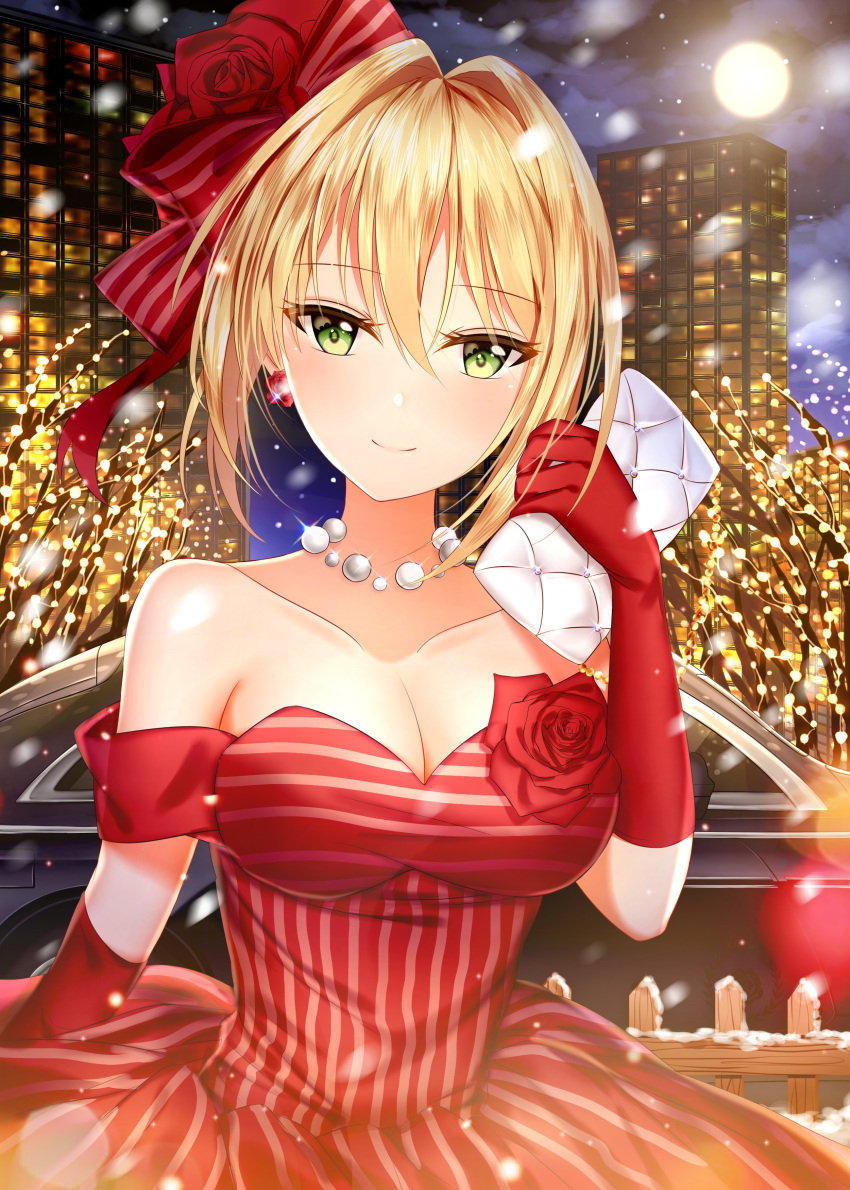 1girl absurdres bangs bare_shoulders bare_tree blush breasts car collarbone dress elbow_gloves eyebrows_visible_through_hair fate/grand_order fate_(series) flower full_moon gloves green_eyes ground_vehicle hair_between_eyes highres holding jewelry junpaku_karen large_breasts limousine looking_at_viewer moon motor_vehicle necklace nero_claudius_(fate) nero_claudius_(fate)_(all) night night_sky off_shoulder outdoors red_dress red_gloves red_rose rose shiny short_hair sidelocks sky smile snow snowing solo striped striped_dress tree upper_body