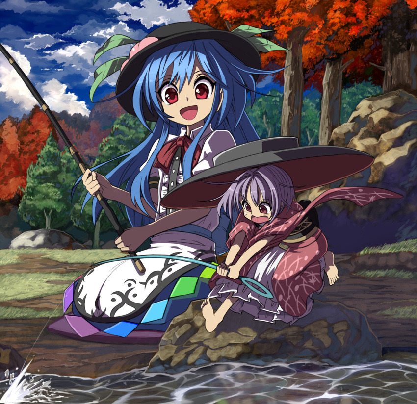 2girls barefoot blouse blue_hair blue_sky bow bowl bowl_hat clouds commentary_request day fishing_rod food forest fruit hat highres hinanawi_tenshi holding holding_fishing_rod japanese_clothes kimono long_hair long_sleeves looking_at_another multiple_girls nature neck_bow obi open_mouth outdoors peach puffy_short_sleeves puffy_sleeves purple_hair red_bow red_eyes red_kimono red_neckwear rock sash shope short_hair short_sleeves sidelocks sitting sky smile sukuna_shinmyoumaru sweatdrop touhou tree water white_blouse